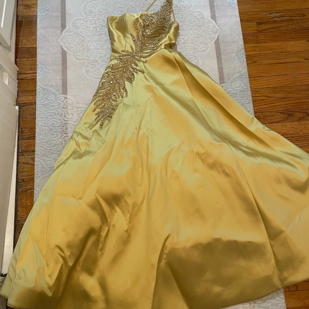 Terani couture ball gown size zero color gold with beautiful embellishment